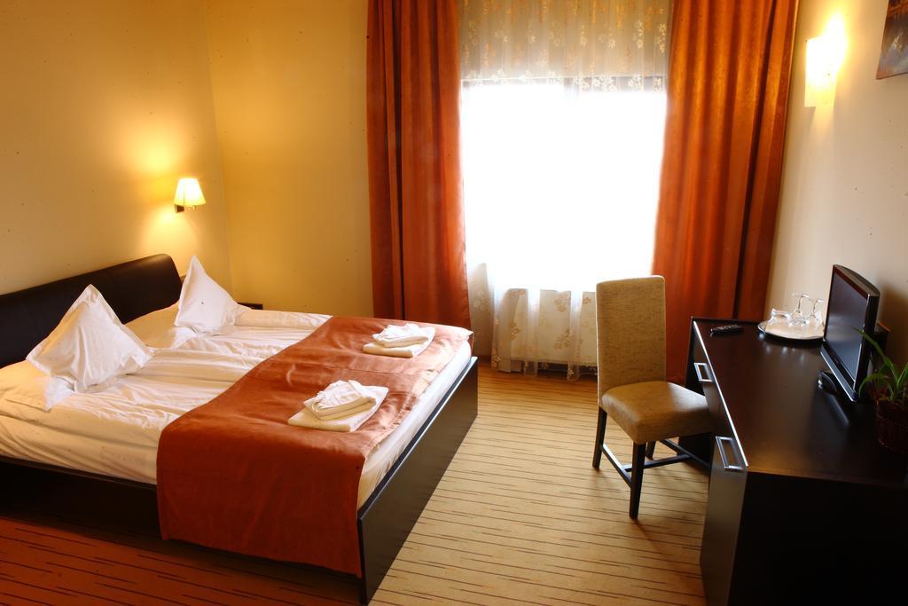 Hotel Transilvania Zilah Kültér fotó