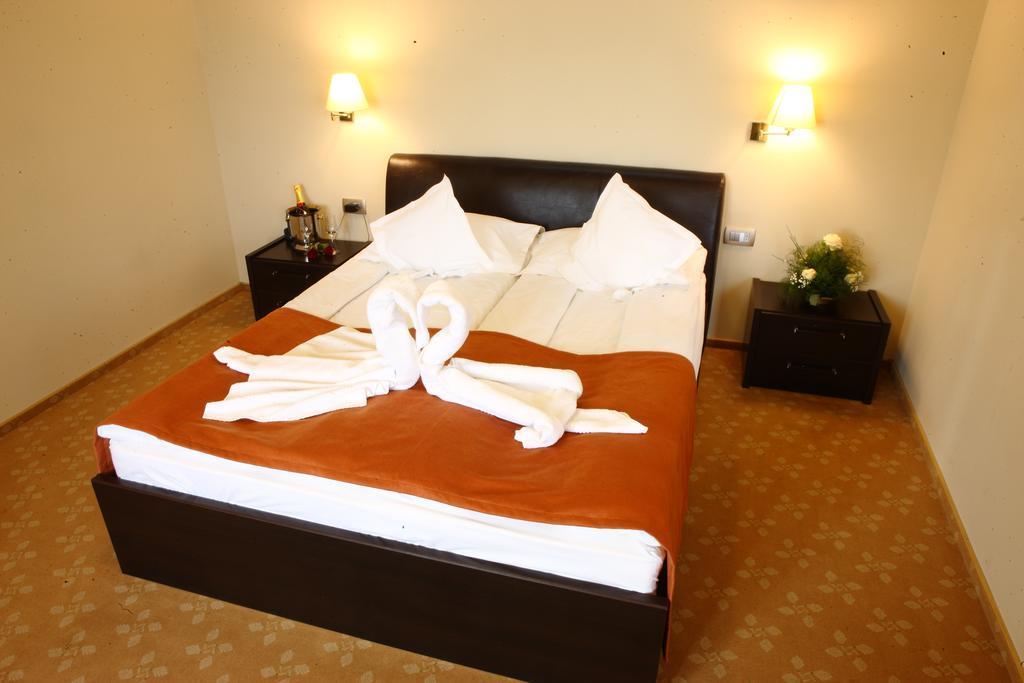 Hotel Transilvania Zilah Kültér fotó