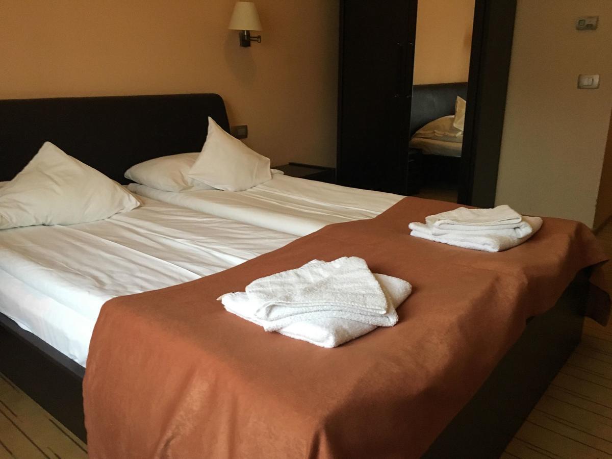Hotel Transilvania Zilah Kültér fotó